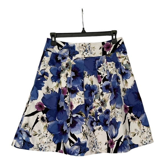 White House Black Market Dresses & Skirts - White House Black Market floral skirt